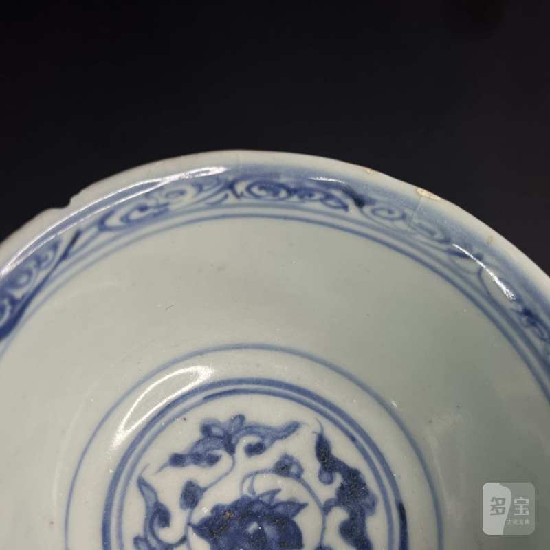 明 青花缠枝花卉纹碗 - 图10